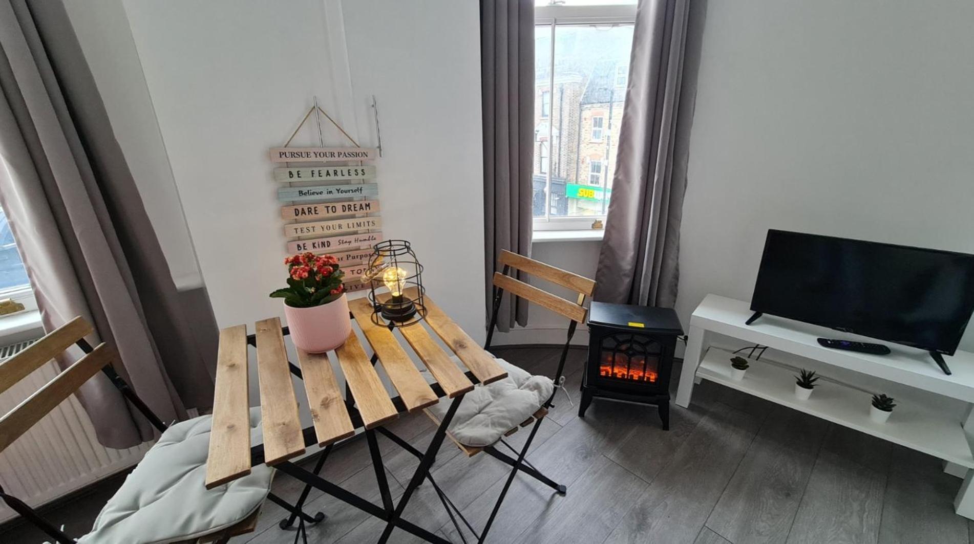 Cosy Studio With Kitchenette And Private Bathroom - 15Mins To Central London! Exterior foto